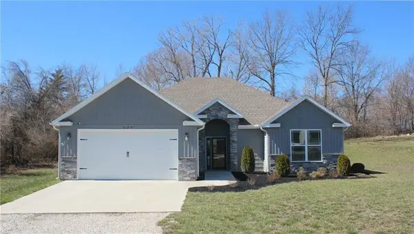 328 NE 51 Road, Warrensburg, MO 64093