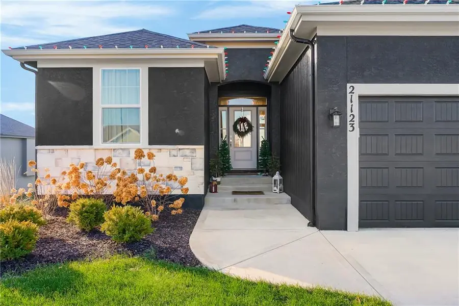 21123 W 186th Terrace, Spring Hill, KS 66083 - Image #2