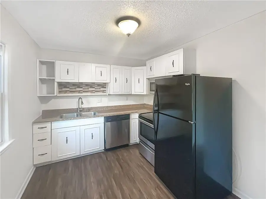 6705 N Charlotte Street, Kansas City, MO 64118 - Image #2