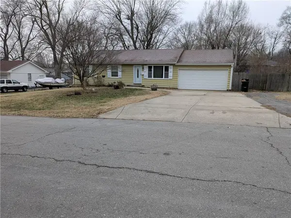 2512 Queen Ridge Drive, Independence, MO 64055