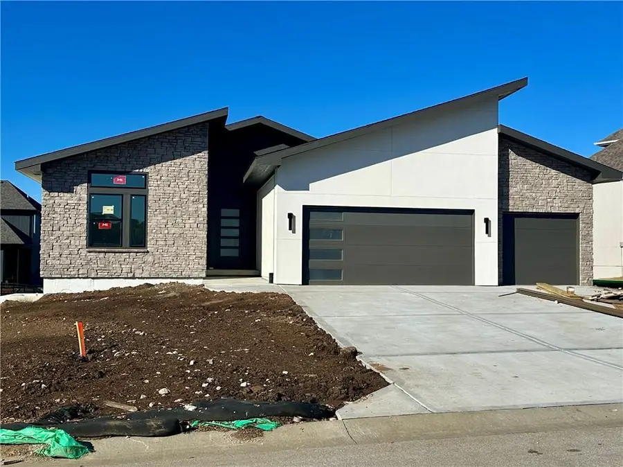 2606 SW Farm Field Road, Lees Summit, MO 64082 - Image #2