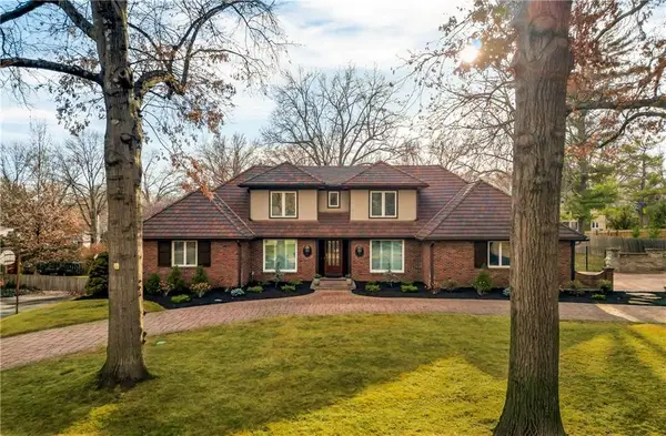 5209 W 83rd Terrace, Prairie Village, KS 66207