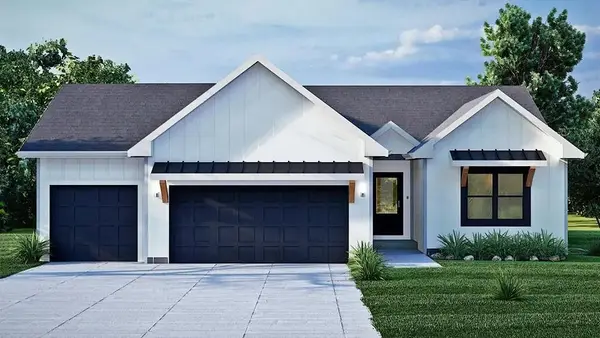 2615 SW Tracker Lane, Lee's Summit, MO 64082