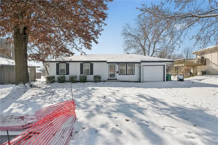 103 W Edgewood Drive, Edgerton, KS 66201 - Image #2