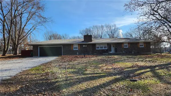 908 Harr Grove Road, Peculiar, MO 64078