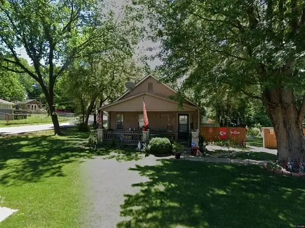 3701 Shawnee Drive, Kansas City, KS 66106