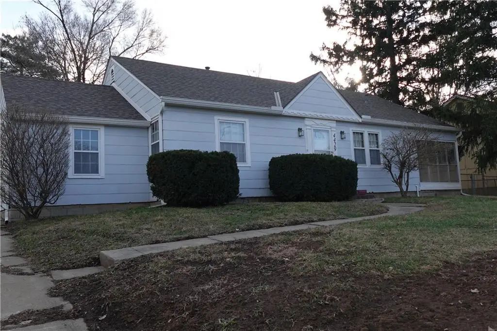 4429 N Oak Trafficway, Kansas City, MO 64116 - Image #1