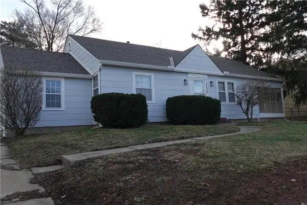 4429 N Oak Trafficway, Kansas City, MO 64116