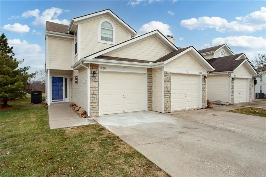 1228 NW Hidden Ridge Circle, Blue Springs, MO 64015 - Image #3