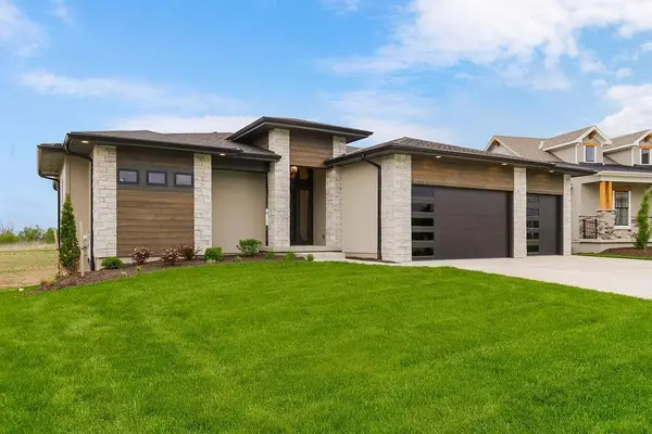 16777 S Ripley Street, Olathe, KS 66062