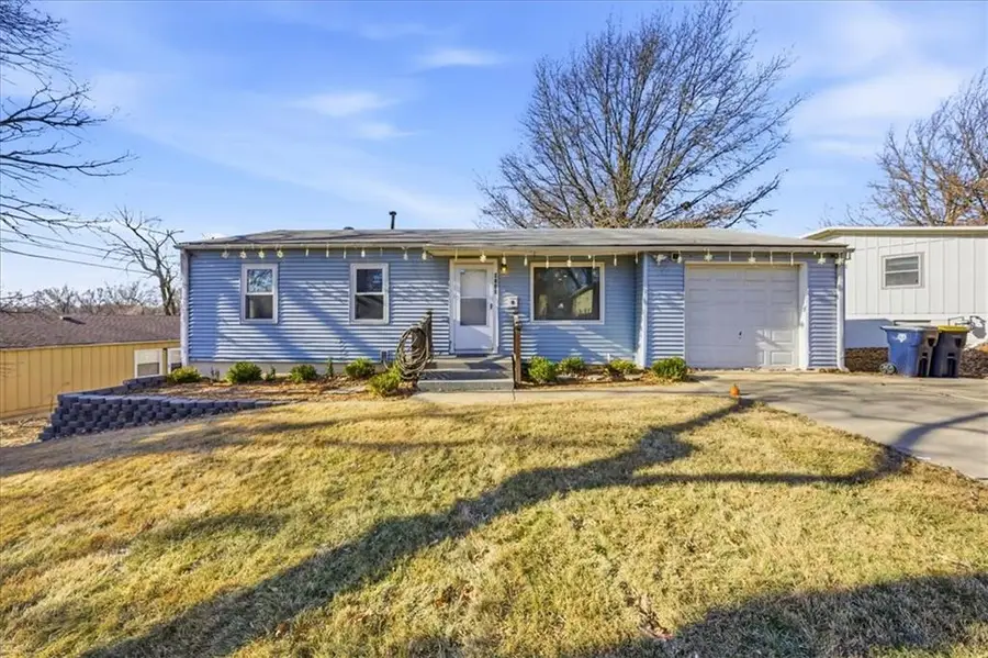 9220 Mckinley Street, Kansas City, MO 64138 - Image #3