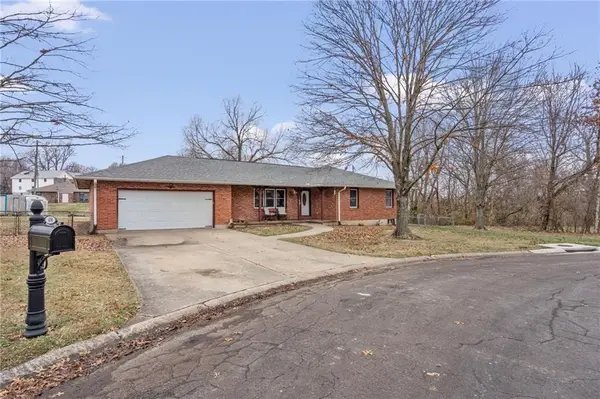 430 Chestnut Drive, Marshall, MO 65340