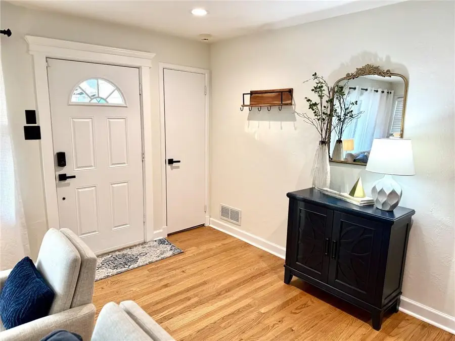 740 SW Jewell Avenue, Topeka, KS 66606 - Image #2