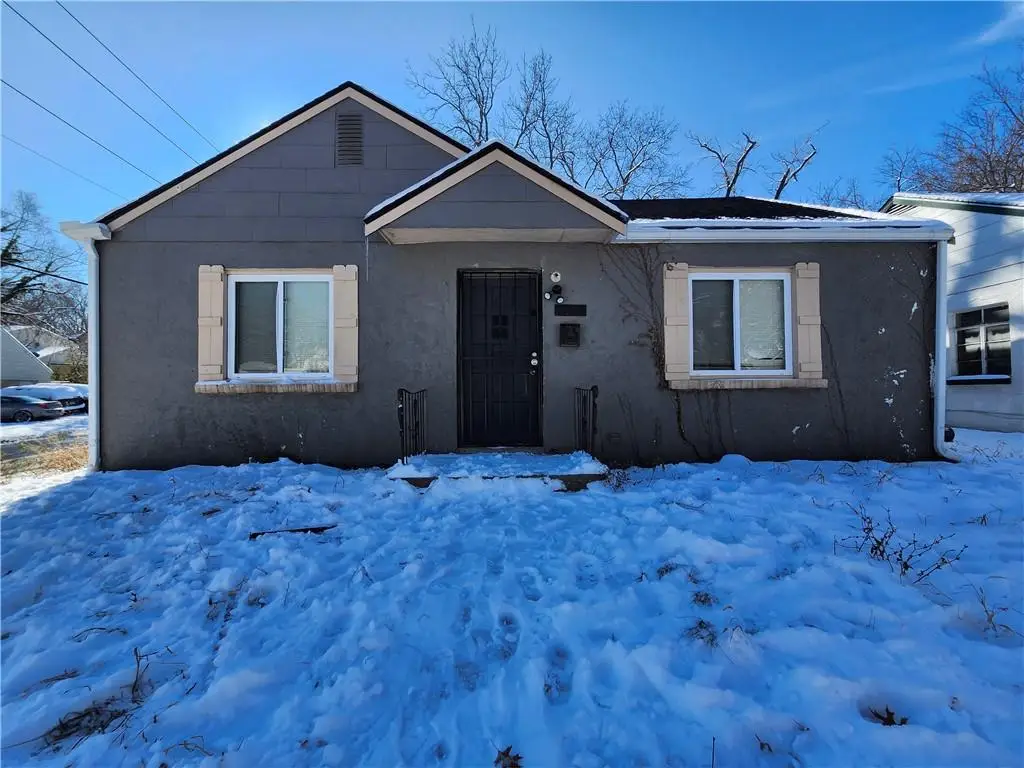 2129 E 77th Terrace, Kansas City, MO 64132 - Image #1