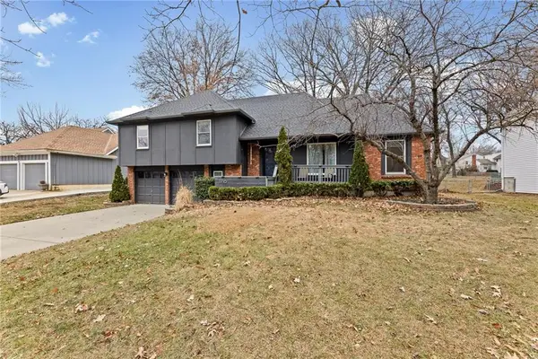 11716 W 101st Street, Overland Park, KS 66214