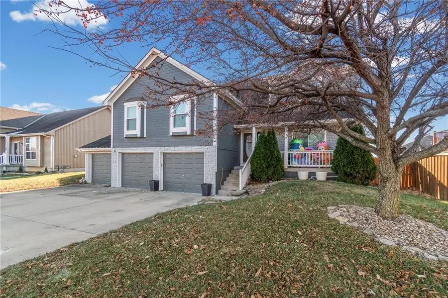 951 NW Long Drive, Grain Valley, MO 64029 - Image #2