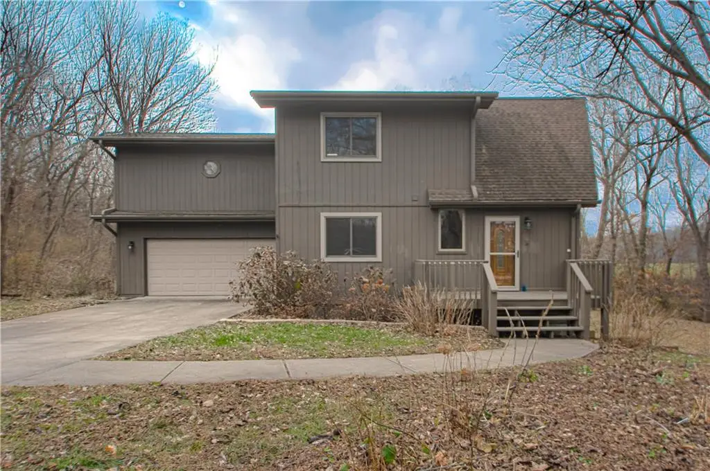 303 Hillcrest Drive, Smithville, MO 64089 - Image #1