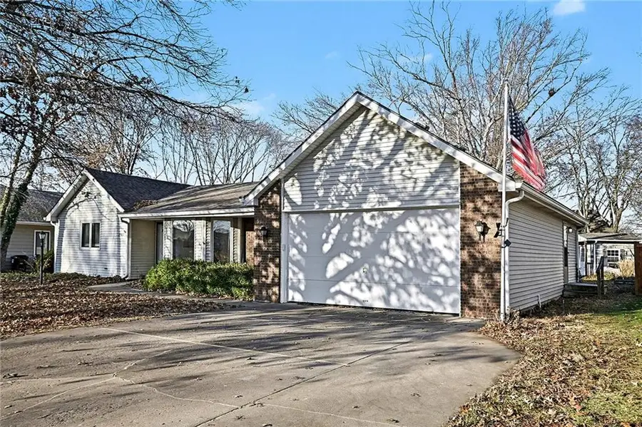 2709 Lawrence Avenue, Lawrence, KS 66047 - Image #2