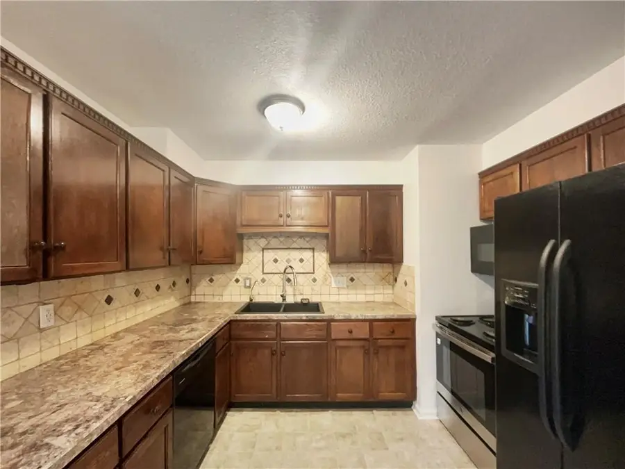 9437 Bristol Avenue, Kansas City, MO 64138 - Image #2