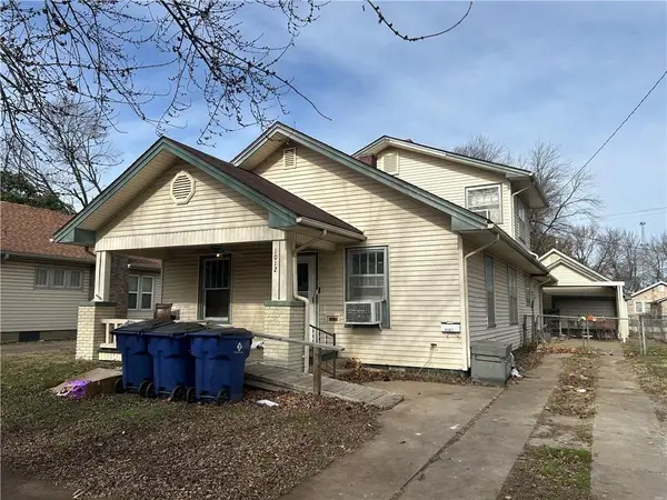 1012 W 4th Street, Coffeyville, KS 67337