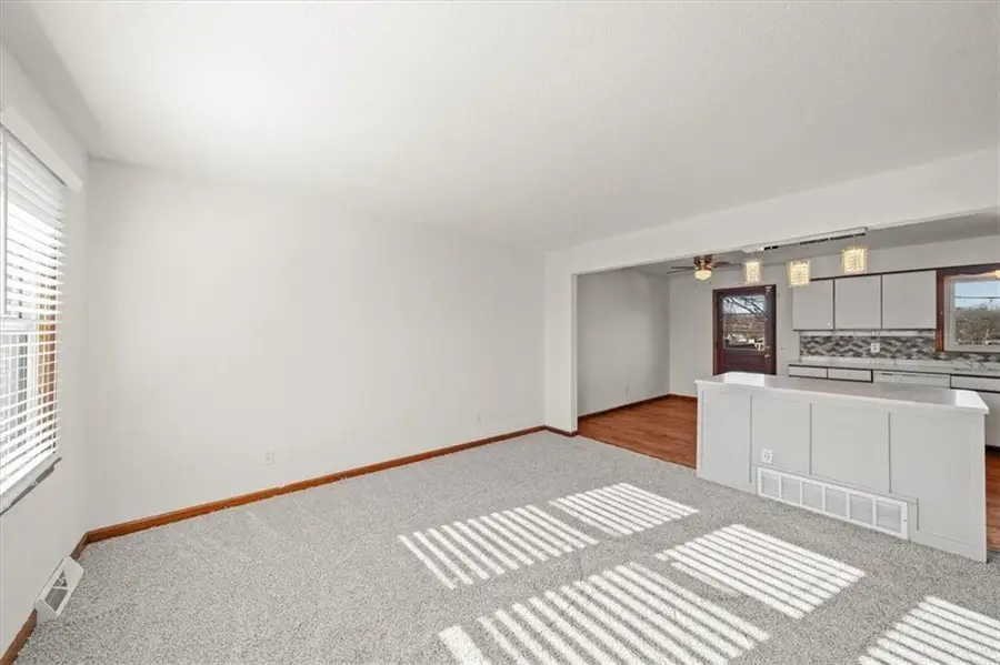 200 W Meriwood Lane, Edgerton, KS 66021 - Image #3