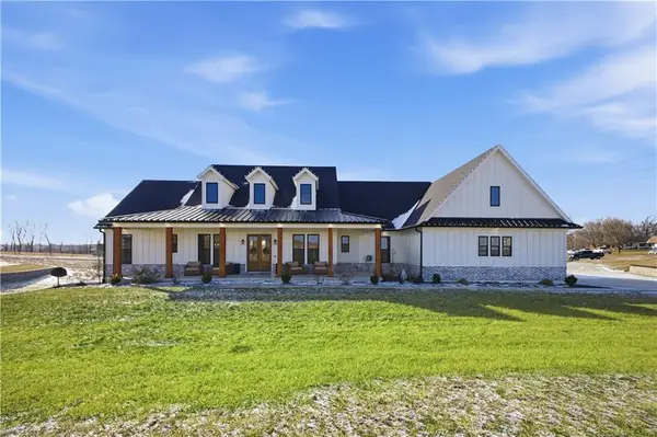 2 SE Woodview Road, St Joseph, MO 64507