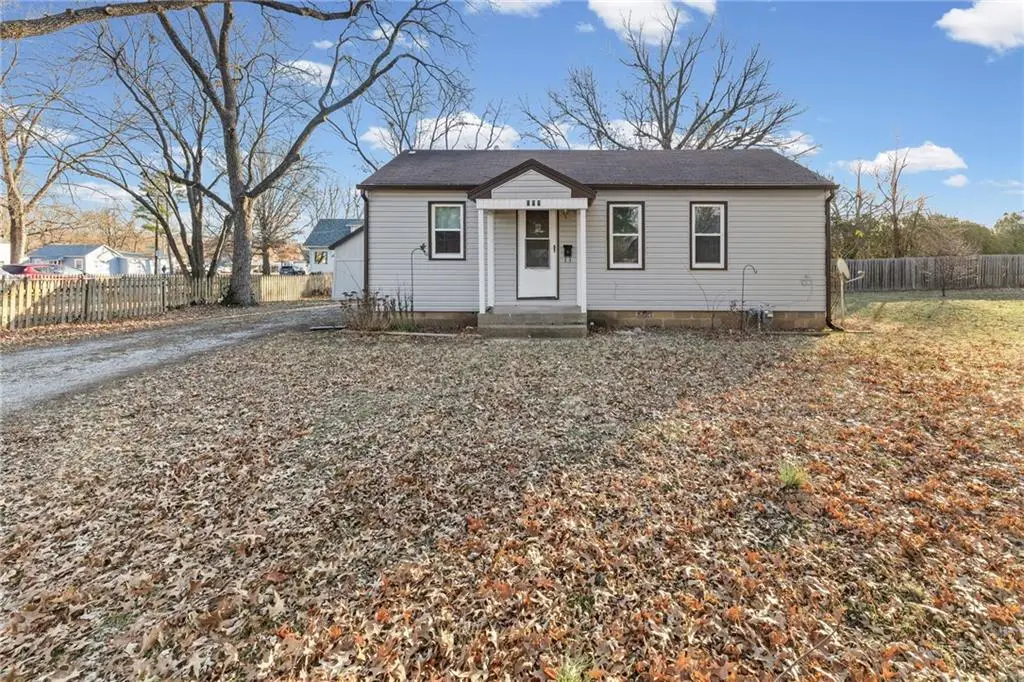 909 S Maple Street, Ottawa, KS 66067 - #1