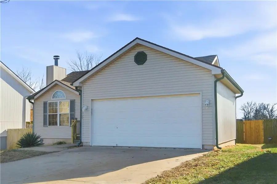 16405 E 3rd Terr Court N, Independence, MO 64056 - Image #2