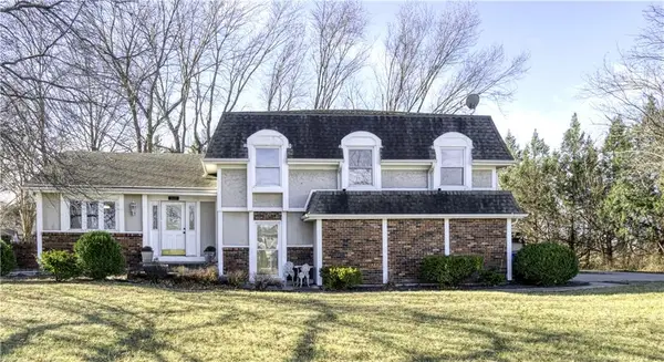 1401 E Oxford Place, Olathe, KS 66062