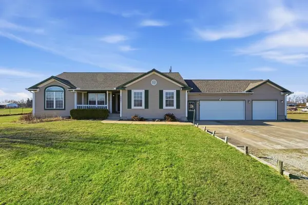 9801 E Seville Circle, Peculiar, MO 64078