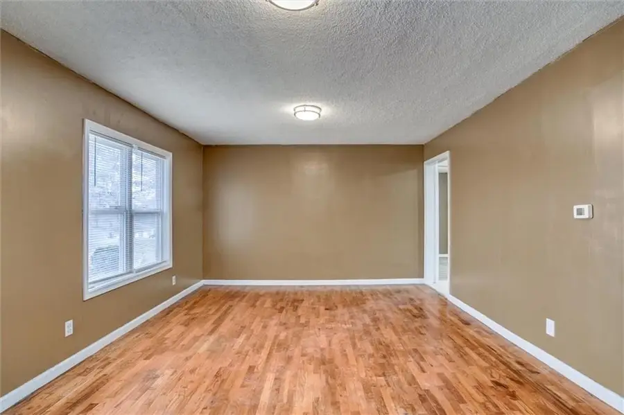 4928 N Topping Avenue, Kansas City, MO 64119 - Image #2