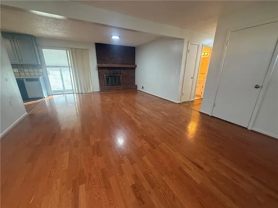 11123 Grand Avenue, Kansas City, MO 64114 - Image #2