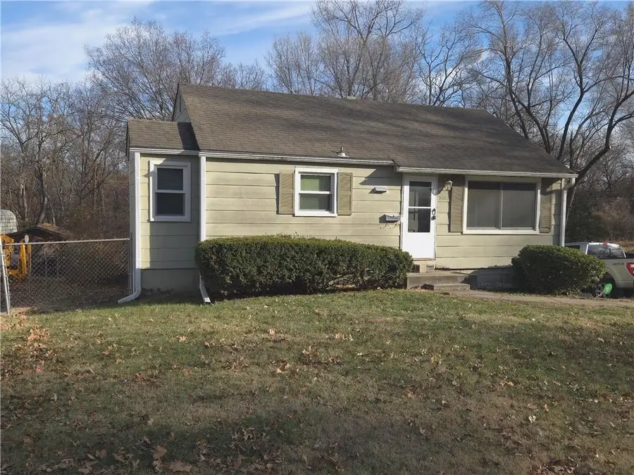 9107 Charlotte Street, Kansas City, MO 64131 - Image #3