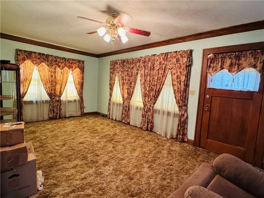 517 S Lawn Avenue, Kansas City, MO 64124 - Image #3