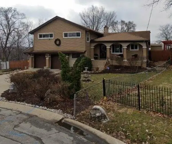 5262 Elmwood Avenue, Kansas City, MO 64130