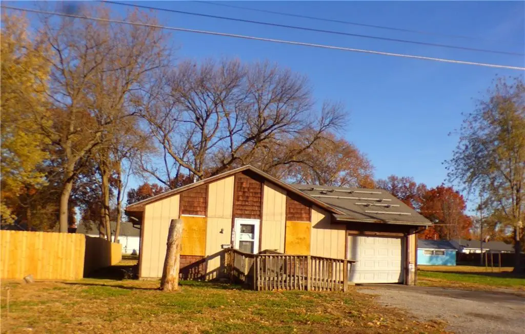 1068 S Ellsworth Avenue, Marshall, MO 65340 - Image #1