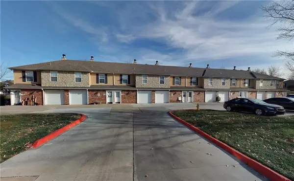 1685 E 120th Street, Olathe, KS 66061