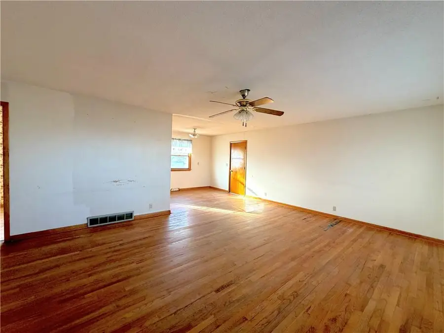 17787 Cantrell Road, Linwood, KS 66052 - Image #2