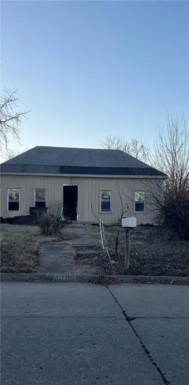 1700 S 5th Street, Leavenworth, KS 66048