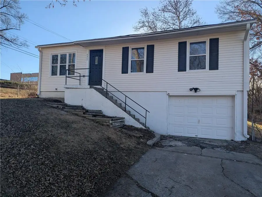6207 E 150th Terrace, Grandview, MO 64030 - Image #3