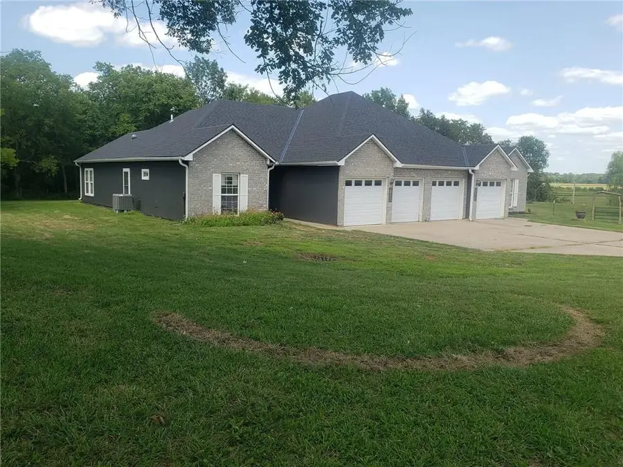 884 SW County Road Zz Highway, Garden City, MO 64747 - Image #2
