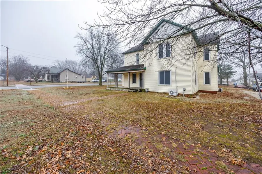 425 E 5th Street, Cherryvale, KS 67335 - Image #3