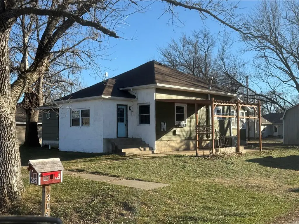 308 E Yale Street, Liberal, MO 64762 - Image #1