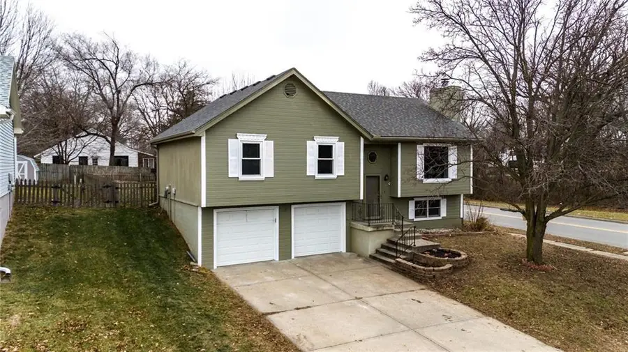 6801 T Gabbert Drive, Pleasant Valley, MO 64068 - Image #2