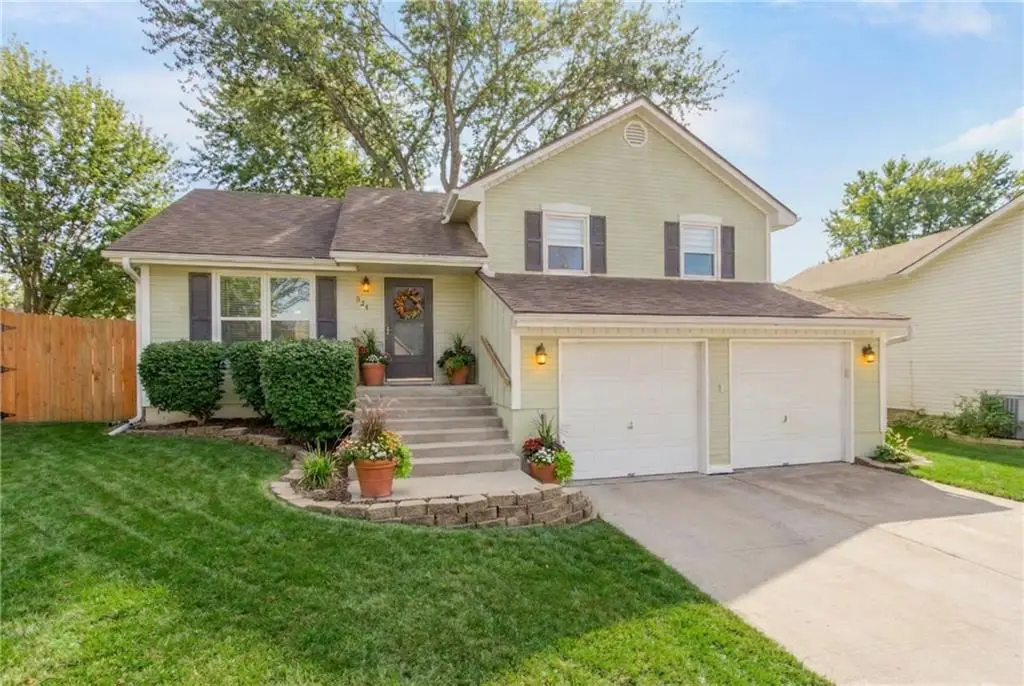 321 SE Greystone Drive, Lees Summit, MO 64063 - Image #1