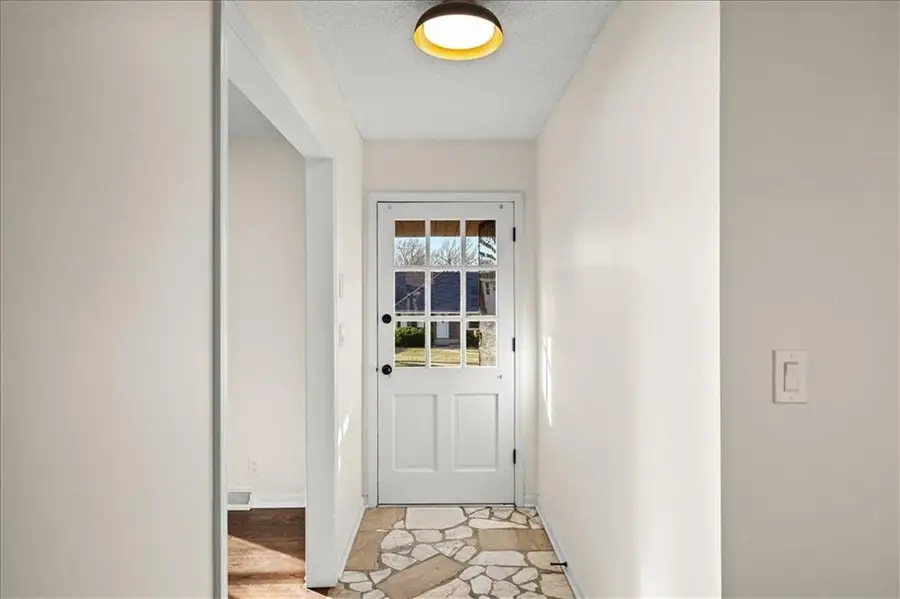 6805 N Wayne Avenue, Kansas City, MO 64118 - Image #2