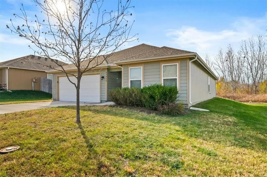 21814 Franklin Street, Spring Hill, KS 66083 - #3