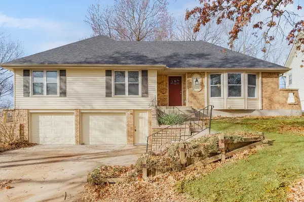 6912 N Madison Avenue, Kansas City, MO 64118