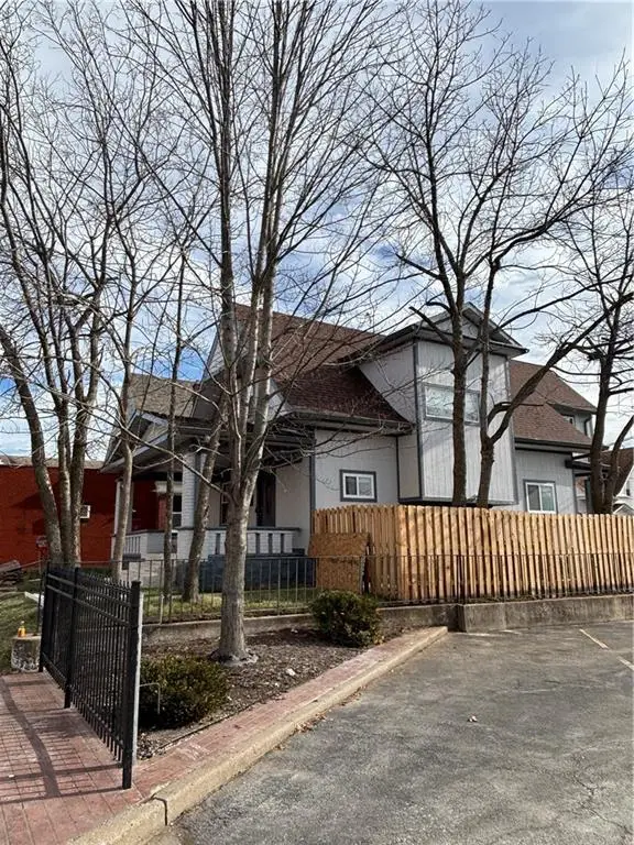 419 W Maple Avenue, Independence, MO 64050 - Image #2