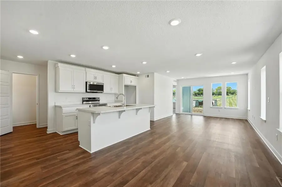 8708 SW Edgewater Drive, Blue Springs, MO 64064 - Image #2